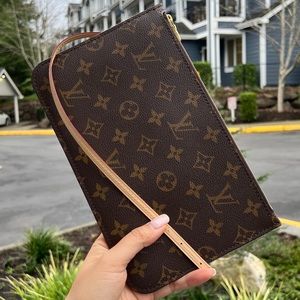 Louis Vuitton Neverfull Pouch GM *Brand New*